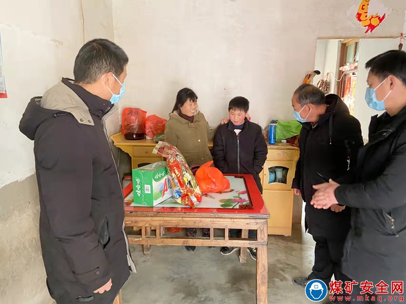 安徽省廬江縣郭河鎮(zhèn)：關(guān)注特殊學生 把愛送到家