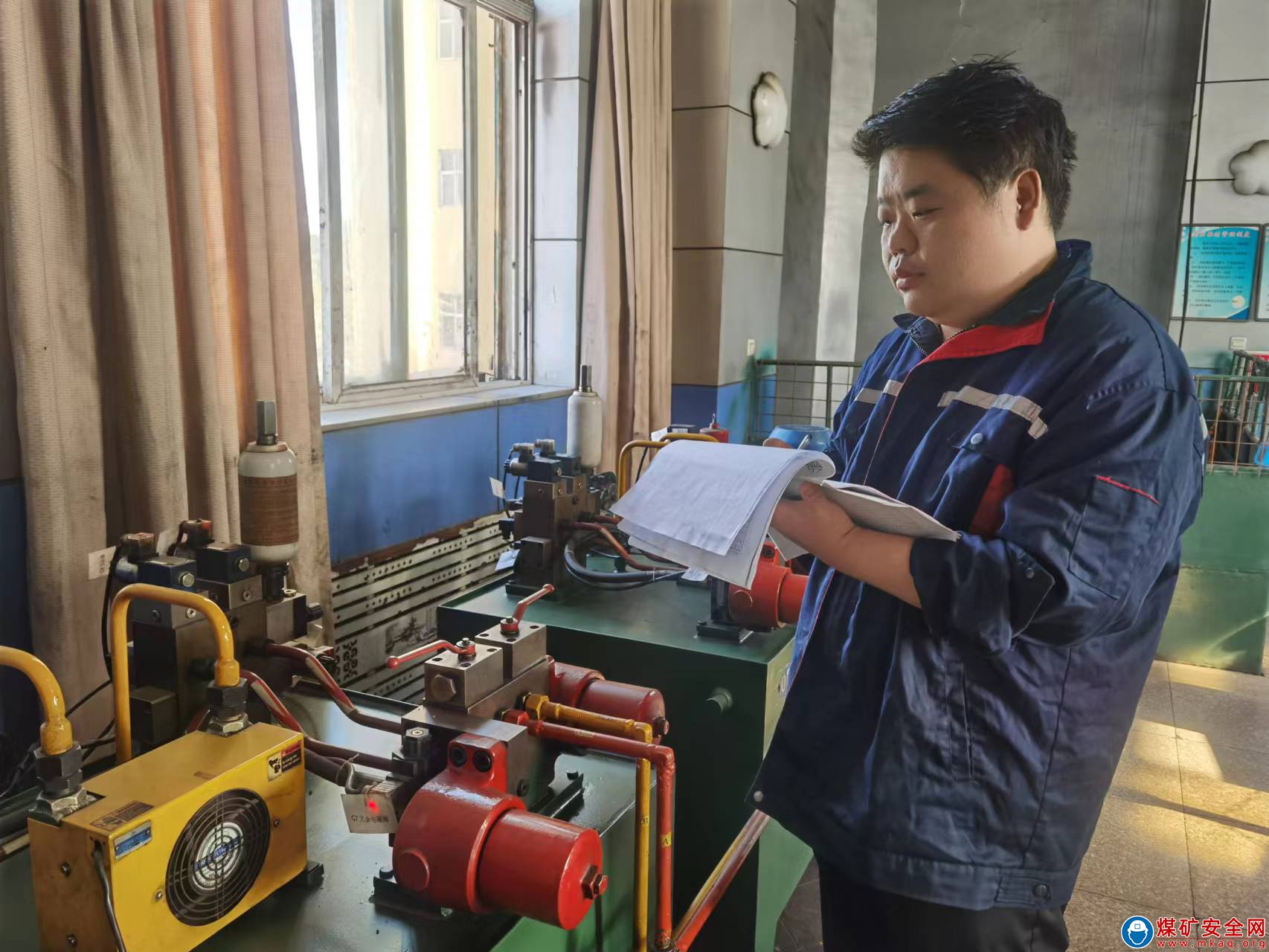 河南能源義煤集團石壕煤礦：以機保安促發(fā)展