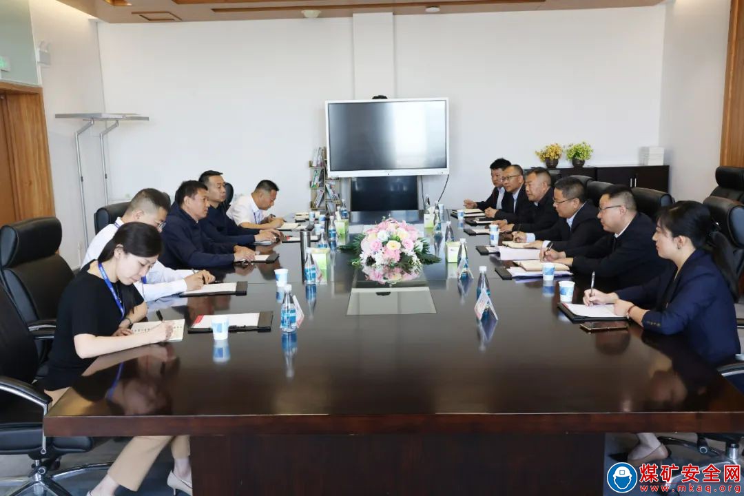 紅石峽公司董事長陳永光一行到陜西中能煤田有限公司走訪交流