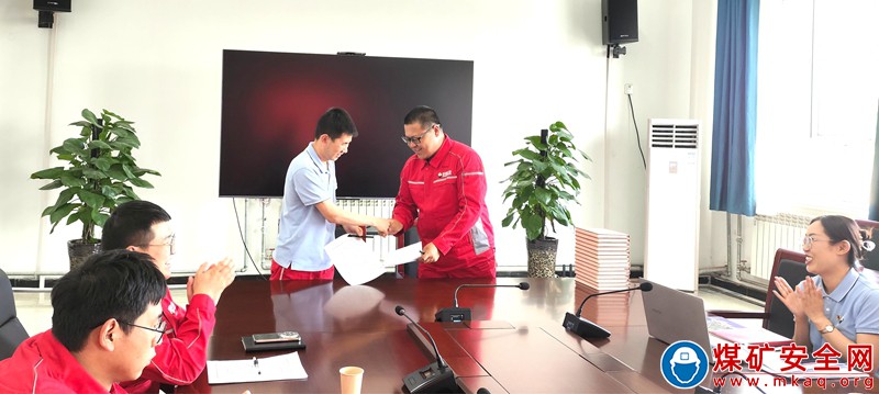 凝“新”聚力  筑夢(mèng)啟航 ——三塘湖公司開展新員工入職培訓(xùn)