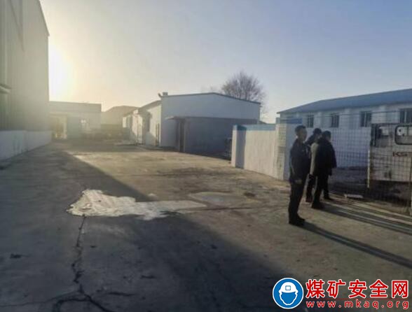 達(dá)拉特旗內(nèi)蒙古北聯(lián)電能源開發(fā)有限責(zé)任公司 高頭窯煤礦“12·1”一般車輛傷害事故 調(diào)查報(bào)告　