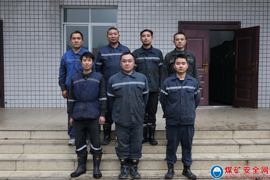 “電”亮前行，“纜”起責任：魯班山北礦機電隊電工班的擔當與奉獻